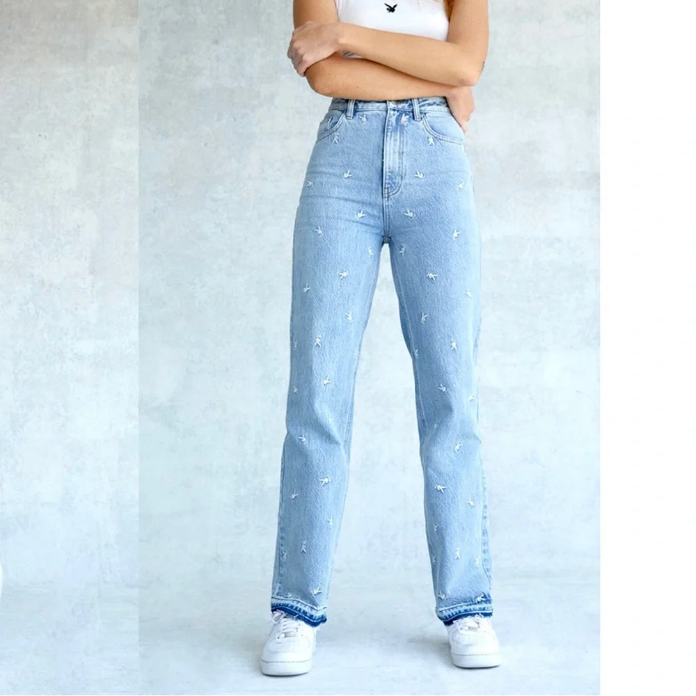 PLAYBOY BY PACSUN RAINING BUNNIES LIGHTWASH 90s BOYFRIEND SKATER JEANS Sz24